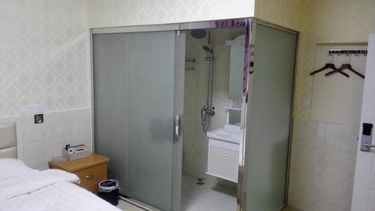 Lu Huai Inn-Lukou Airport Branch Нанкин Екстериор снимка