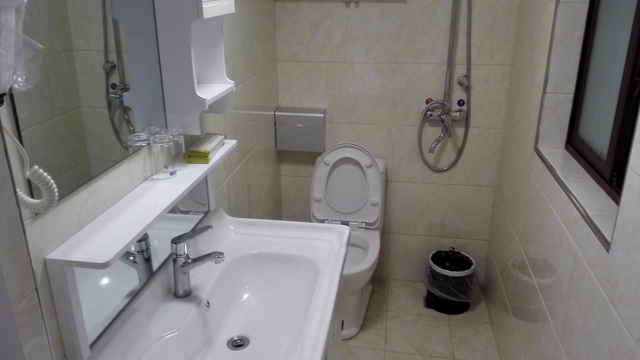 Lu Huai Inn-Lukou Airport Branch Нанкин Екстериор снимка